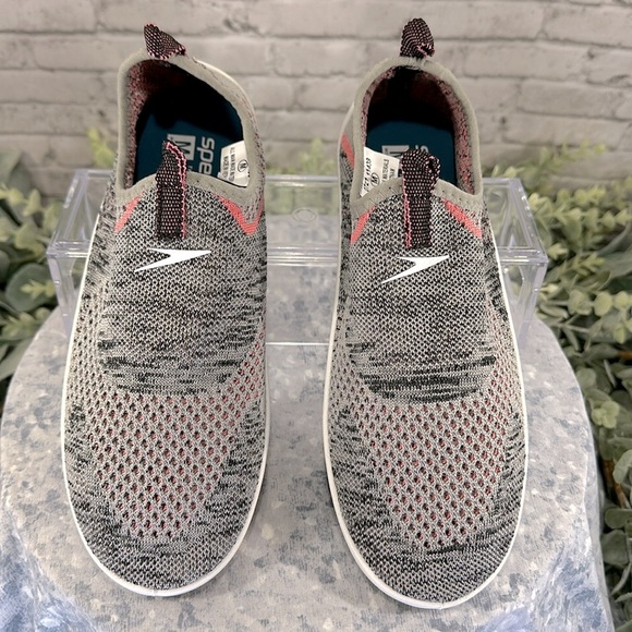 Speedo “Surfstrider” Black/Gray/Pink Stretch Knit Water Shoes WMS 7-8☀️NWOT - Picture 2 of 9